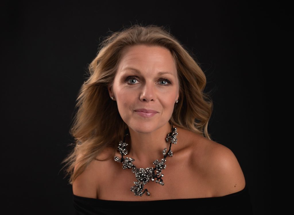 Miah Persson